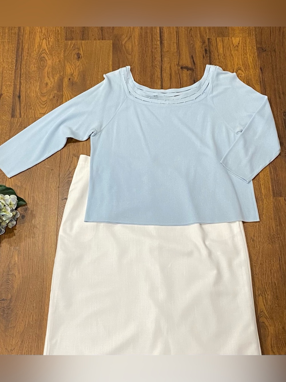 Cable & Gauge Women’s Light Blue Boatneck Top with Pearl Details Size 3X